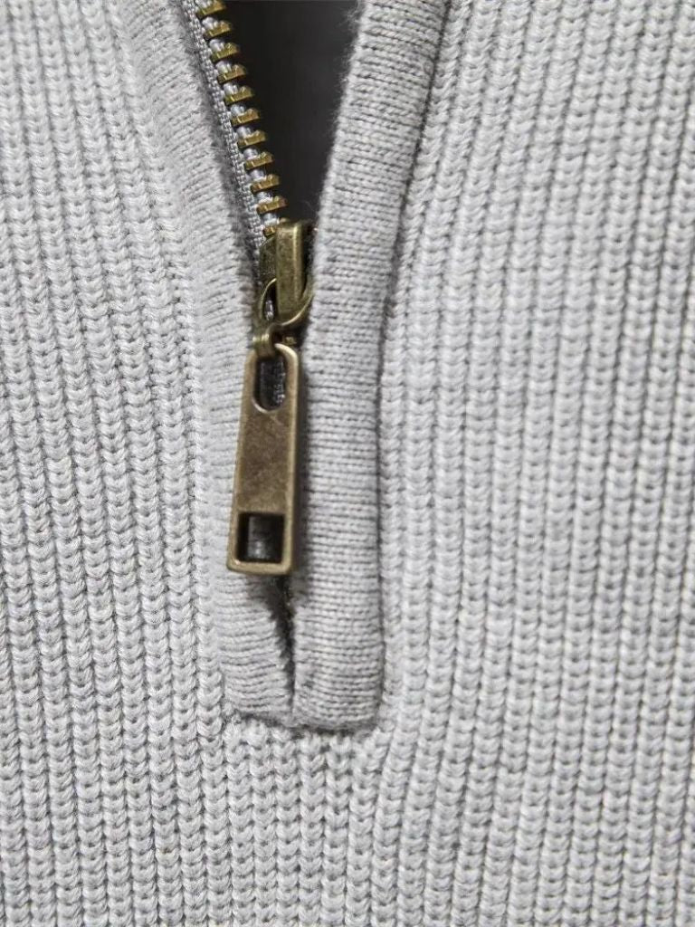 Elegant Zip-Up Sweater - Alder & Voss